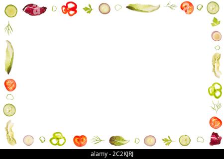 Cornice di lattuga ingredienti come lattuga romana, peperoni, cipolle, aneto e prezzemolo, tomatos, radicchio e capesante. Con molto spazio per la copia. Buono per m. Foto Stock