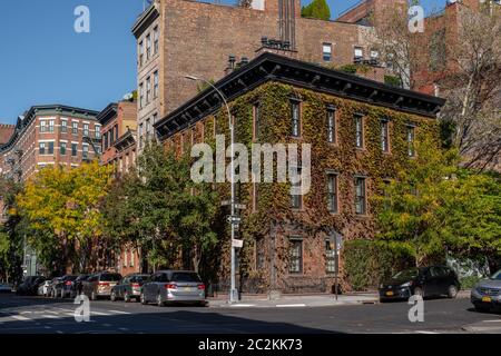 Colore delle foglie autunnali del Greenwich Village a Lower Manhattan Foto Stock