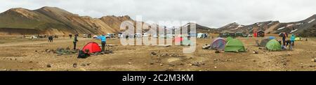 Fredda mattina estiva nella valle di Landmannalaugar, nell'Islanda meridionale Foto Stock