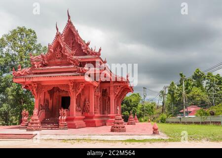 Red tempio Wat Sila Ngu, Wat Ratchathammaram su Koh Samui Island in Thailandia. Foto Stock