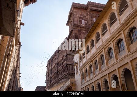 vari palazzi in mehrangarh forte a jodhpur, india Foto Stock