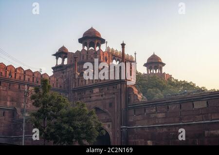 Ingresso principale porta Lahori a Red Fort, New Delhi durante l'alba. Nuova delhi, India. Foto Stock