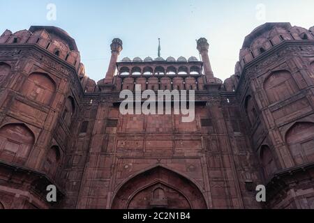 Ingresso principale porta Lahori a Red Fort, New Delhi durante l'alba. Nuova delhi, India. Foto Stock