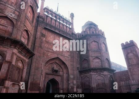 Ingresso principale porta Lahori a Red Fort, New Delhi durante l'alba. Nuova delhi, India. Foto Stock