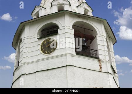 Campanile con orologio nel Cremlino di Suzdal Foto Stock