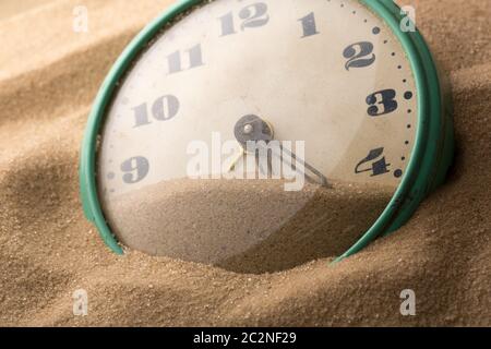 Il vecchio orologio sveglia in sabbia Foto Stock