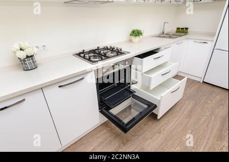 Moderna cucina bianco interno Foto Stock