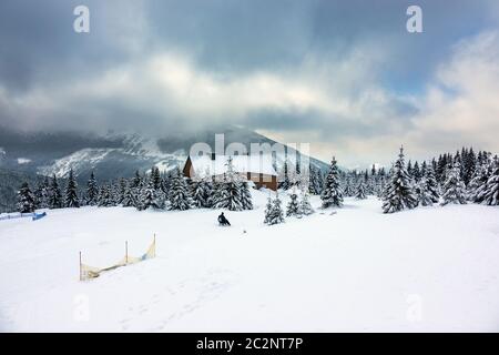 Inverno con neve nei Monti dei Giganti, Repubblica Ceca. Foto Stock