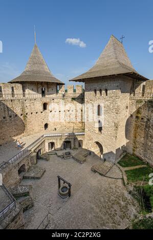 Lo spazio interno della fortezza medievale di Soroca, Repubblica di Moldavia Foto Stock