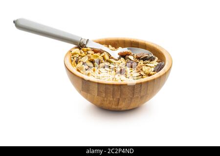 Colazione a base di cereali sani. Muesli misti in ciotola isolato su sfondo bianco. Foto Stock