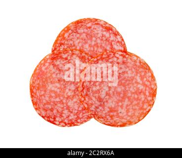 Fette sottili di salame ungherese isolato su bianco Foto Stock