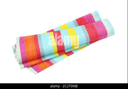 Tappeto colorato in cotone a righe intrecciato intrecciato isolato su bianco Foto Stock