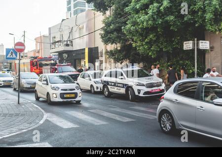 Tel Aviv / Israele-13/10/18: I servizi di emergenza israeliani sono arrivati a Tel Aviv Foto Stock