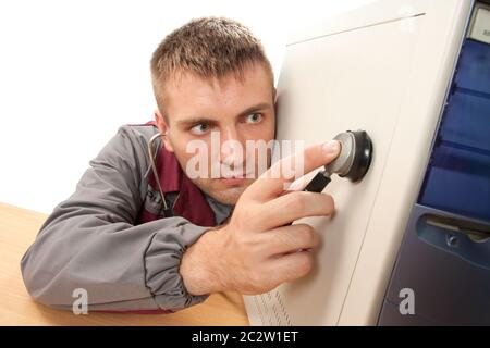 Computer Support Engineer. Isolato su bianco Foto Stock