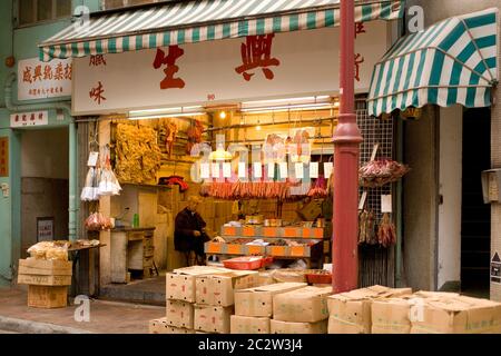 Sheung WAN, Hong Kong Island, Hong Kong, Cina, Asia - Negozio di cibo tradizionale a Hong Kong occidentale. Foto Stock