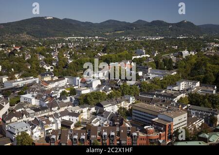 Vista dal castello di Godesburg a Bad Godesberg in direzione di Siebengebirge, Bonn, Germania, Europa Foto Stock