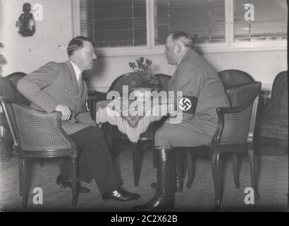 Elezione e referendum di Reichstag il 12 novembre 1940 -Hitler u.Seldte Heinrich Hoffmann Fotografie 1933 fotografo ufficiale di Adolf Hitler, e un politico e editore nazista, che era un membro del circolo intimo di Hitler. Foto Stock