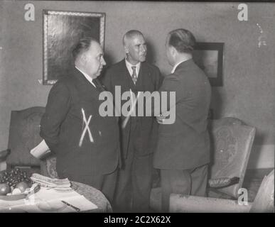 Elezione e referendum del Reichstag il 12 novembre 1941 - Segreteria di Stato. Funk u.Reichsmin.Frick Heinrich Hoffmann Fotografie 1933 fotografo ufficiale di Adolf Hitler, e un politico e editore nazista, che era un membro del circolo intimo di Hitler. Foto Stock