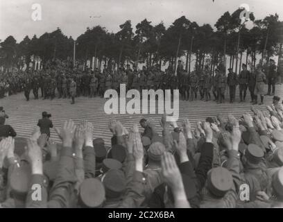 Foto del Partito nazista Rally nel 1933 a Nuernberg Heinrich Hoffmann Fotografie 1933 fotografo ufficiale di Adolf Hitler, e un politico e editore nazista, che era un membro del circolo intimo di Hitler. Foto Stock