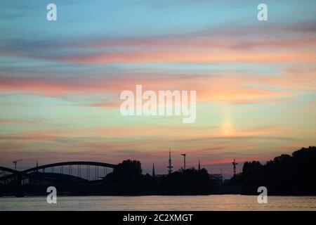 Panorama del porto nella città anseatica di Amburgo Foto Stock