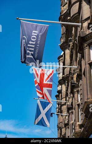 Esterno dell'Hilton Edinburgh Carlton Hotel a Edinburgh, Scozia, Regno Unito Foto Stock