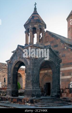 Tempio di KhorVirap monastero vicino Ararat, architettura di Armenia Foto Stock