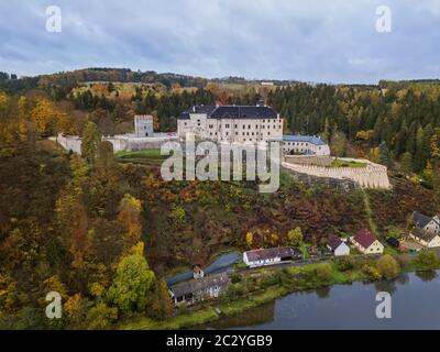 Castello Sternberk in Repubblica Ceca - vista aerea Foto Stock