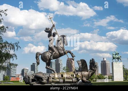 Statua del drago di St. George Swoving, Nazioni Unite, New York City, Stati Uniti Foto Stock