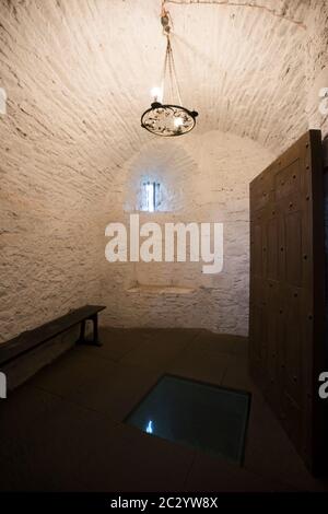 Le camere interne ora in uno stato di rovina, Doune Castle, Stirling, Scozia, Regno Unito, Europa Foto Stock