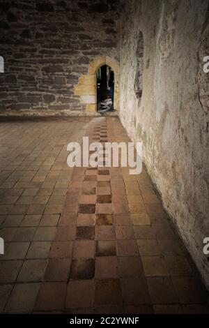 Le camere interne ora in uno stato di rovina, Doune Castle, Stirling, Scozia, Regno Unito, Europa Foto Stock
