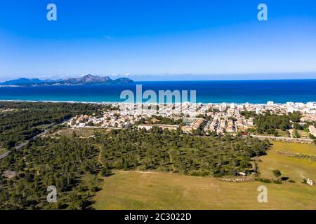 Foto aeree, Can Picafort, baia e agricoltura, Maiorca, Isole Baleari, Spagna Foto Stock