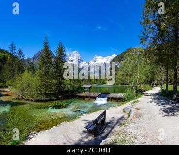 Schiederweiher, di fronte alle montagne Grosser torrente maremoto e Spitzmauer, Totes Gebirge, regione di Hinterstoder torrente Pyhrn-tidal Foto Stock