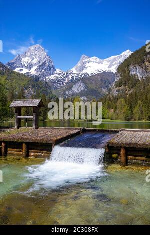 Schiederweiher, di fronte alle montagne Grosser torrente maremoto e Spitzmauer, Totes Gebirge, regione di Hinterstoder torrente Pyhrn-tidal Foto Stock