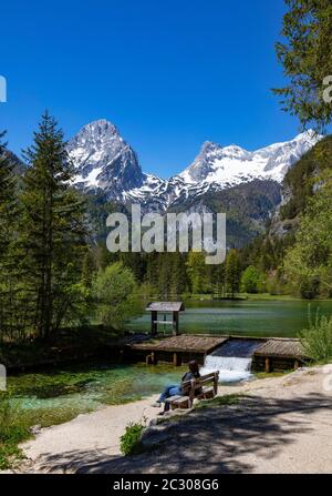 Schiederweiher, di fronte alle montagne Grosser torrente maremoto e Spitzmauer, Totes Gebirge, regione di Hinterstoder torrente Pyhrn-tidal Foto Stock