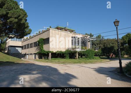 La funivia ('teleferico') è chiusa a Casa de campo a Madrid, Spagna. Foto Stock