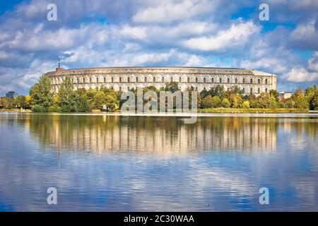 Reich Kongresshalle OOR sala congressi e il centro di documentazione su ex partito nazista rally motivi a Norimberga Foto Stock