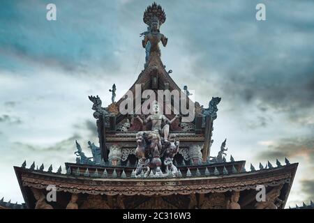 Santuario della verità tempio a Pattaya, Thailandia Foto Stock