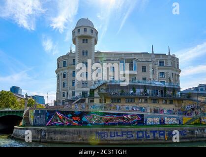 Sulle rive del Danubio a Vienna, Austria Foto Stock