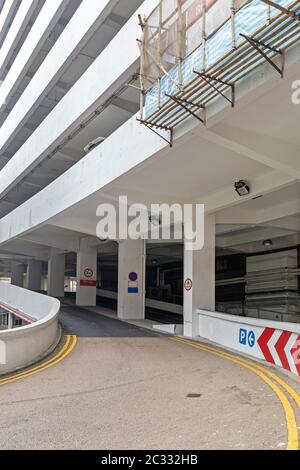 Multipiano Parcheggio Garage rampa in Hong Kong Foto Stock