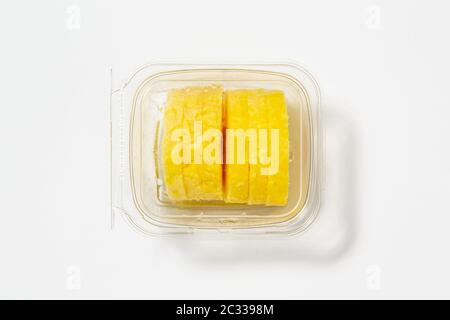 Alcune ananas in confezione di plastica Foto Stock