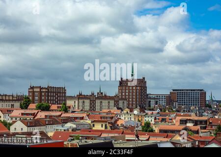 Vista di edifici storici di Rostock, Germania. Foto Stock