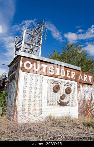 Junk Art nel villaggio di Rinconada, Taos, New Mexico, USA Foto Stock