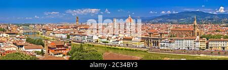 Vista panoramica del centro storico della città di Firenze Foto Stock