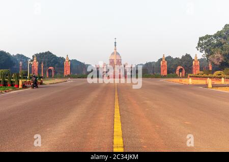 Rajpath boulevard e Rastrapati Bhawan, Nuova Delhi, India. Foto Stock