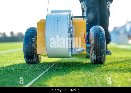 Contrassegni del campo di calcio: Contrassegno centrale, linea centrale, cerchio centrale, aree di penalità, aree di obiettivo, quadrante d'angolo Foto Stock