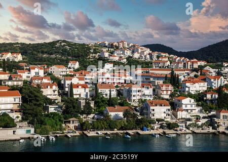 Resort di lusso condomini sulla costa della Croazia sul Mare Adriatico Foto Stock