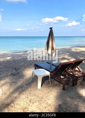 Bang Tao Beach sull'oceano in Thailandia Foto Stock