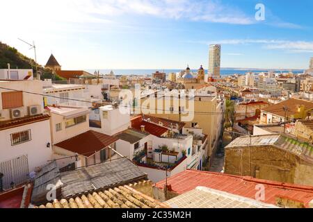 ALICANTE, Spagna - 29 novembre 2019: paesaggio urbano della città di Alicante, Spagna Foto Stock