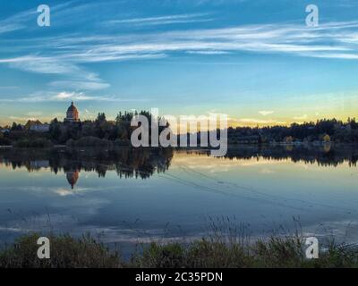 Tramonto sul lago Capitol di Olympia, Washington Foto Stock