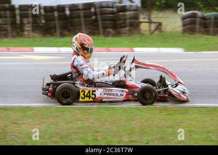 Kart corre in curva. Foto Stock